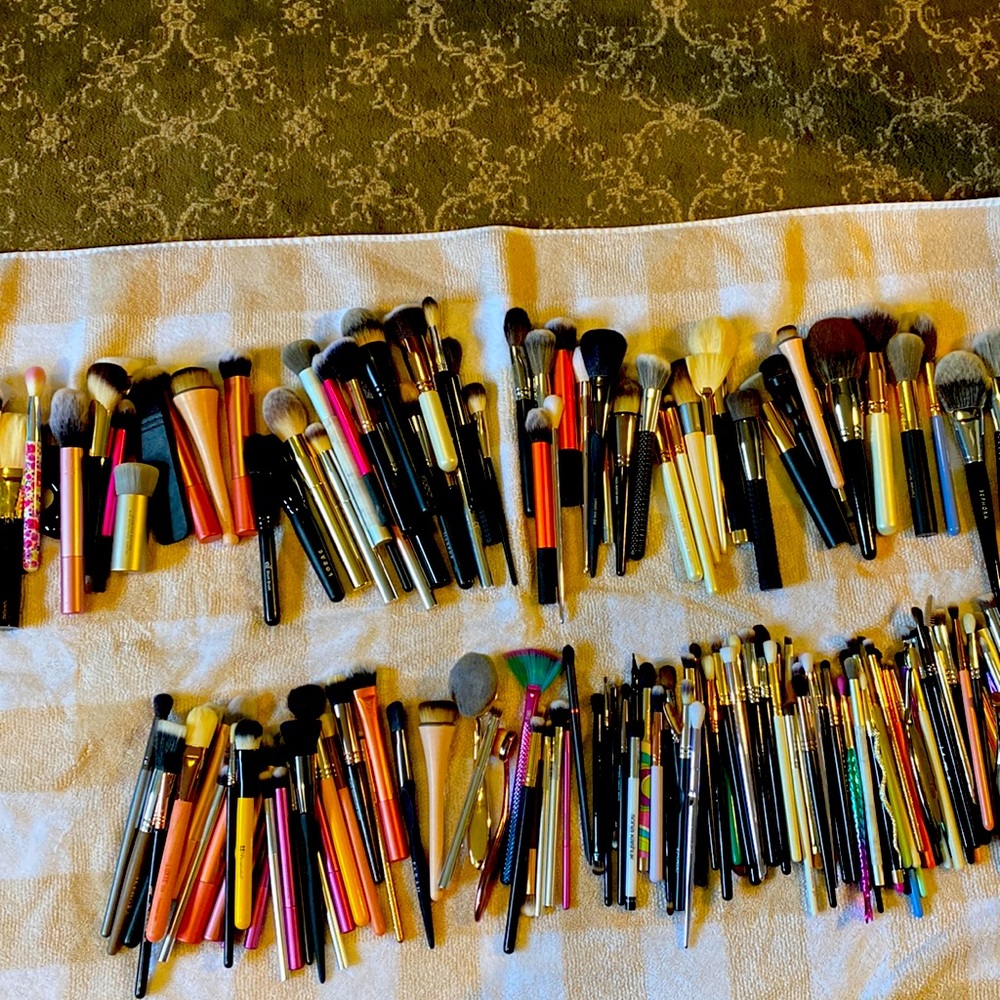 Makeup brushes